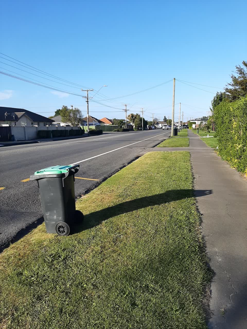 The photograph attached to this rubbish/recycling report