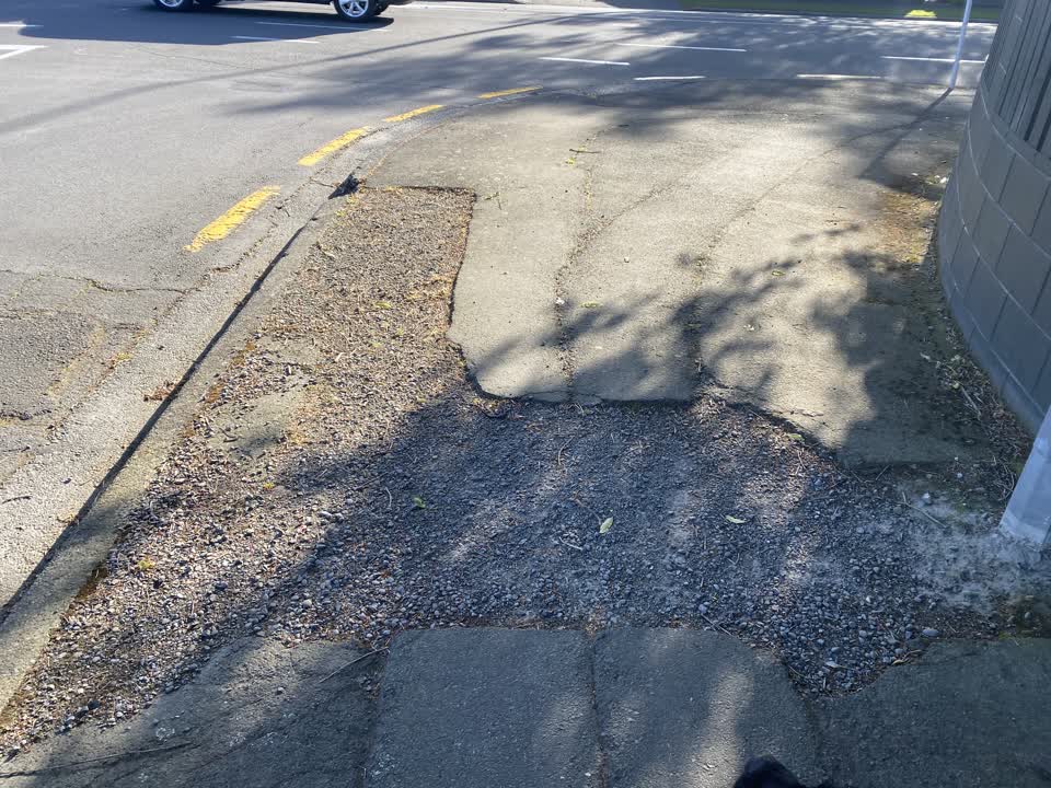 The photograph attached to this roading/streets report