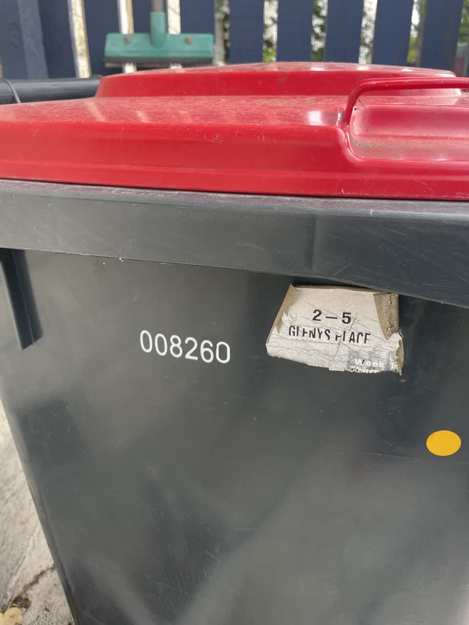 The photograph attached to this rubbish/recycling report