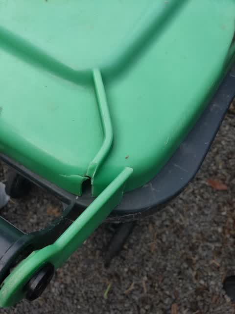 Rubbish/Recycling, a report photo
