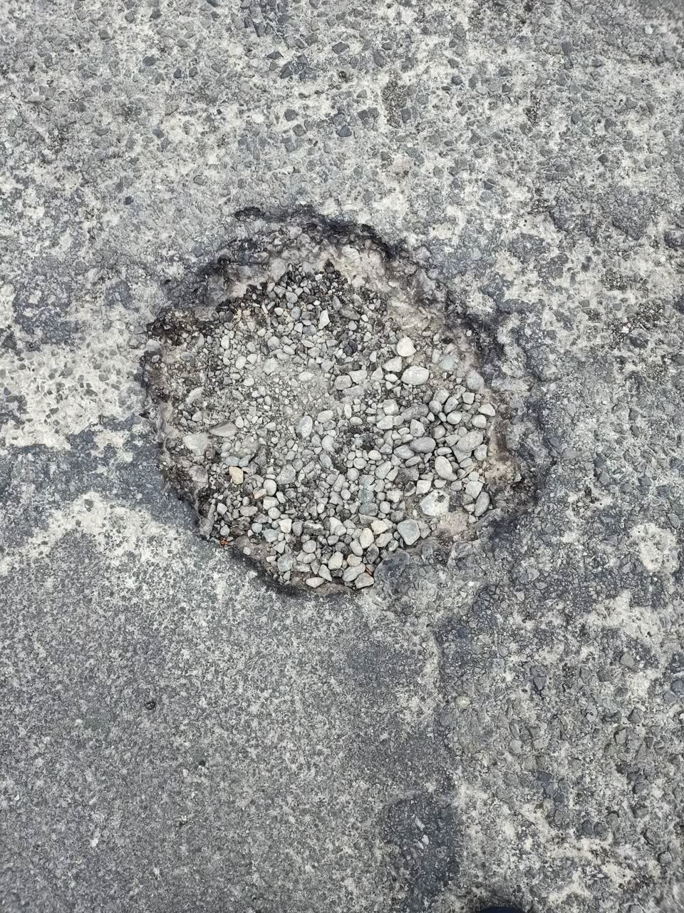 The photograph attached to this roading/streets report