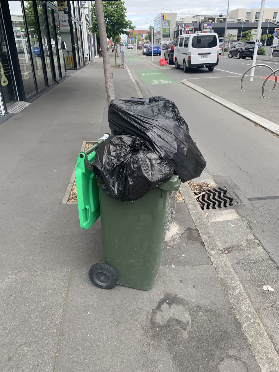 The photograph attached to this rubbish/recycling report