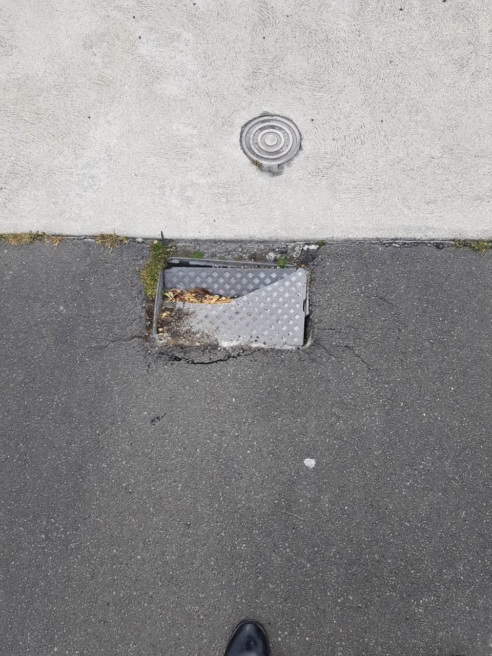 The photograph attached to this water supply report