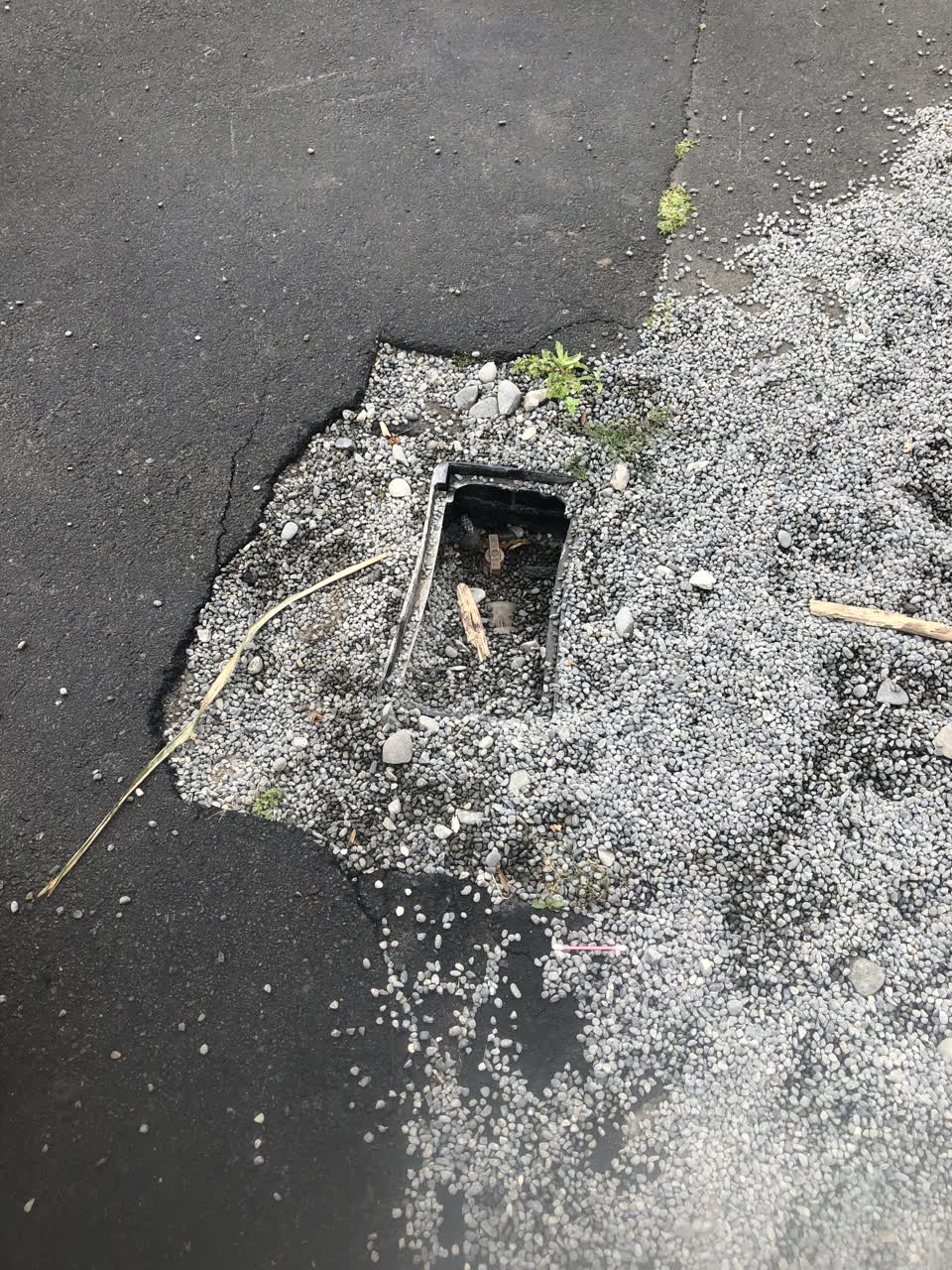 The photograph attached to this roading/streets report