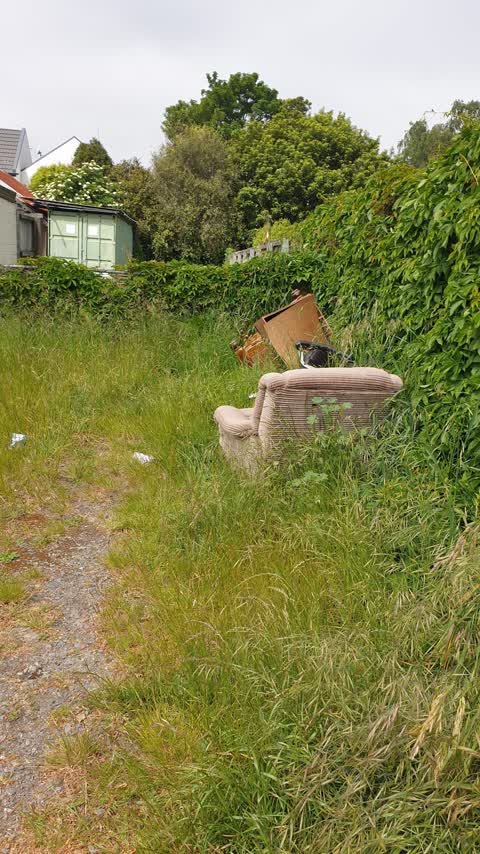 Rubbish/Recycling, a report photo