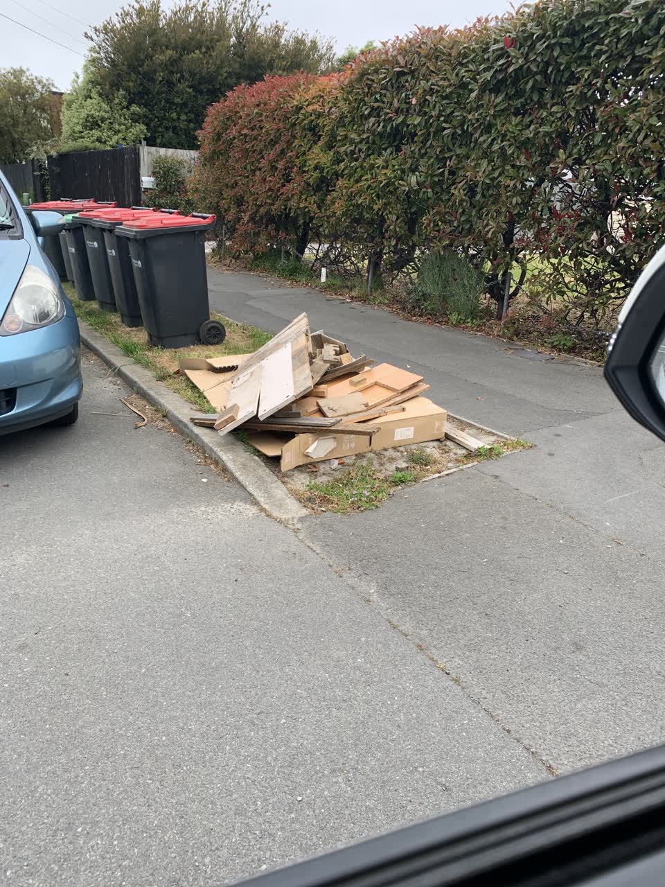 The photograph attached to this rubbish/recycling report