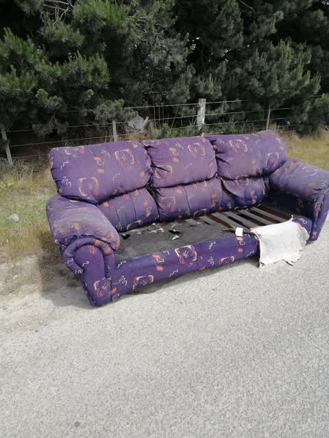 Rubbish/Recycling, a report photo