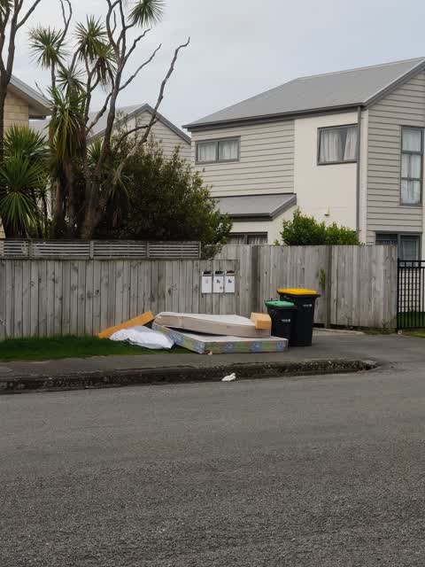 Rubbish/Recycling, a report photo