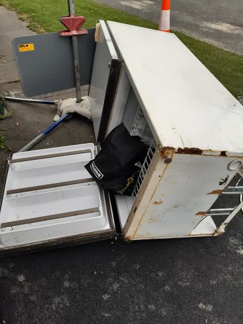 Rubbish/Recycling, a report photo