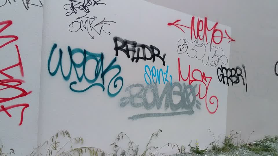 The photograph attached to this graffiti report