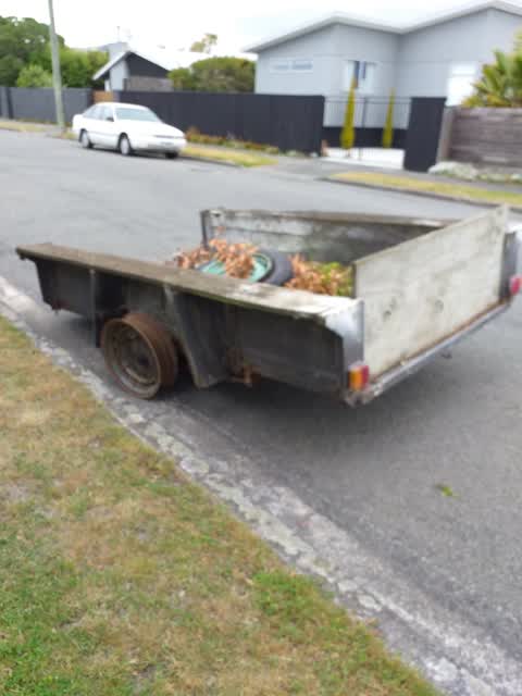 Rubbish/Recycling, a report photo