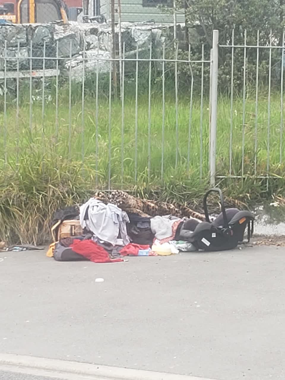The photograph attached to this rubbish/recycling report
