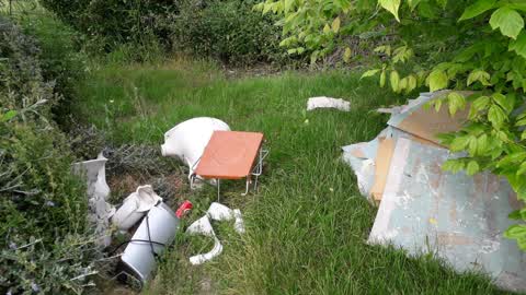 Rubbish/Recycling, a report photo