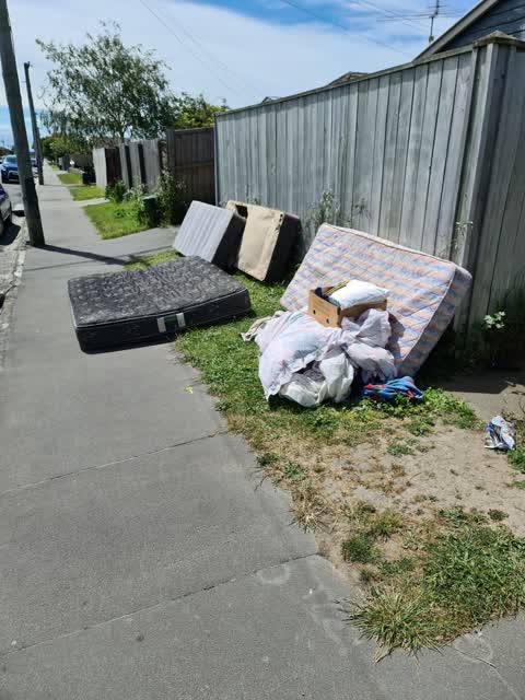 Rubbish/Recycling, a report photo
