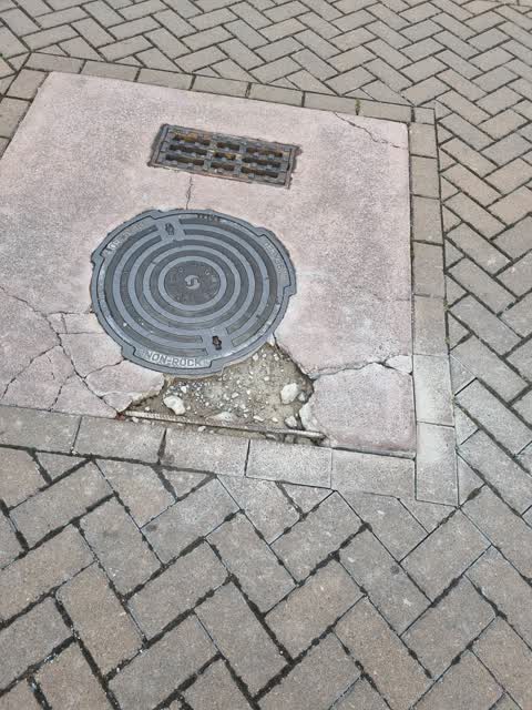 Roading/Streets, a report photo