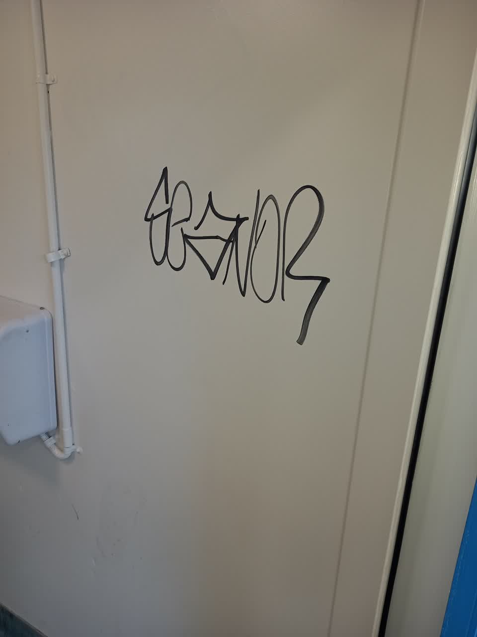 The photograph attached to this graffiti report