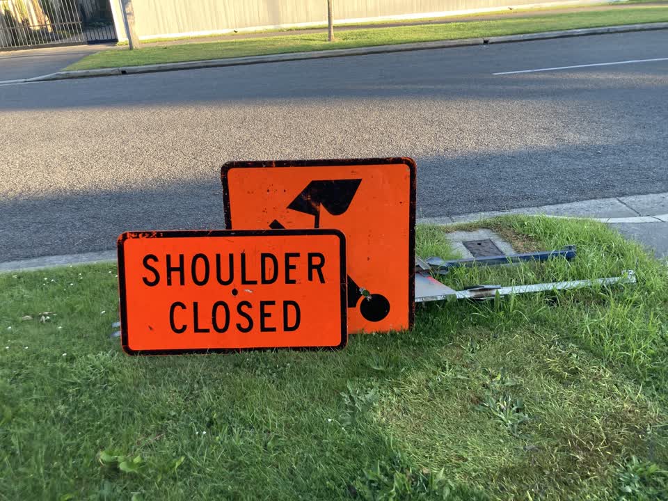 The photograph attached to this roading/streets report