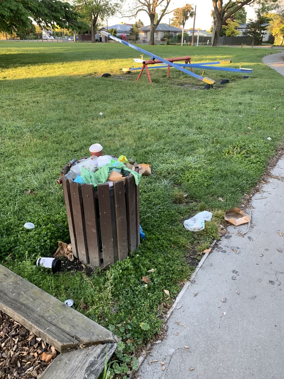 The photograph attached to this rubbish/recycling report