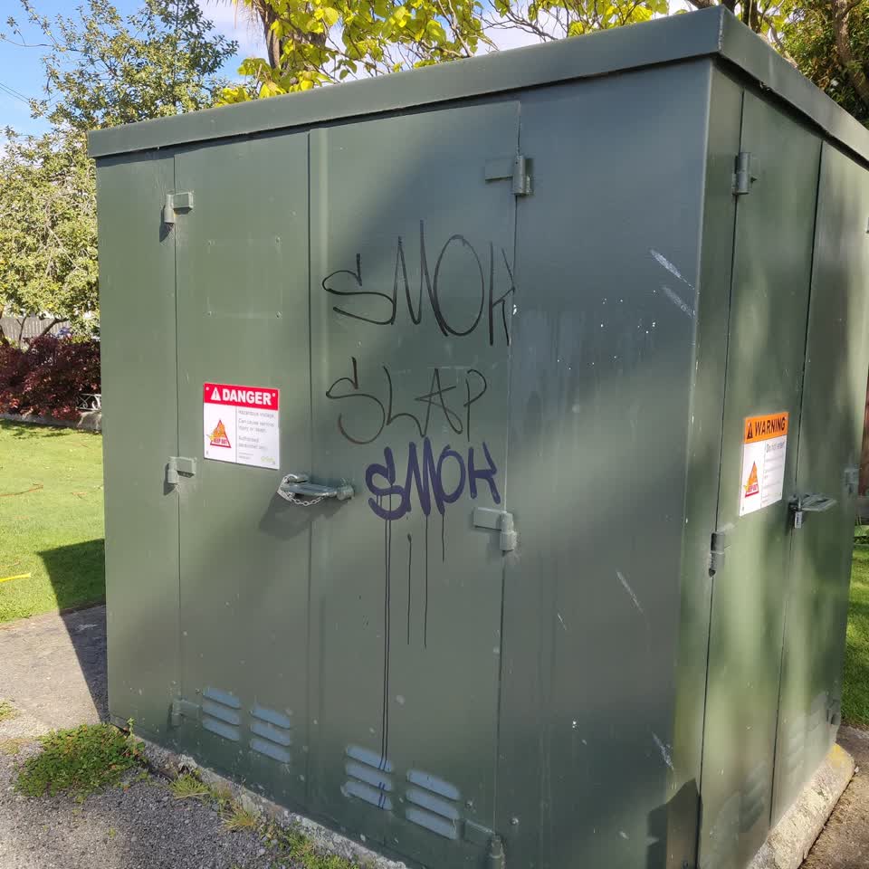 The photograph attached to this graffiti report