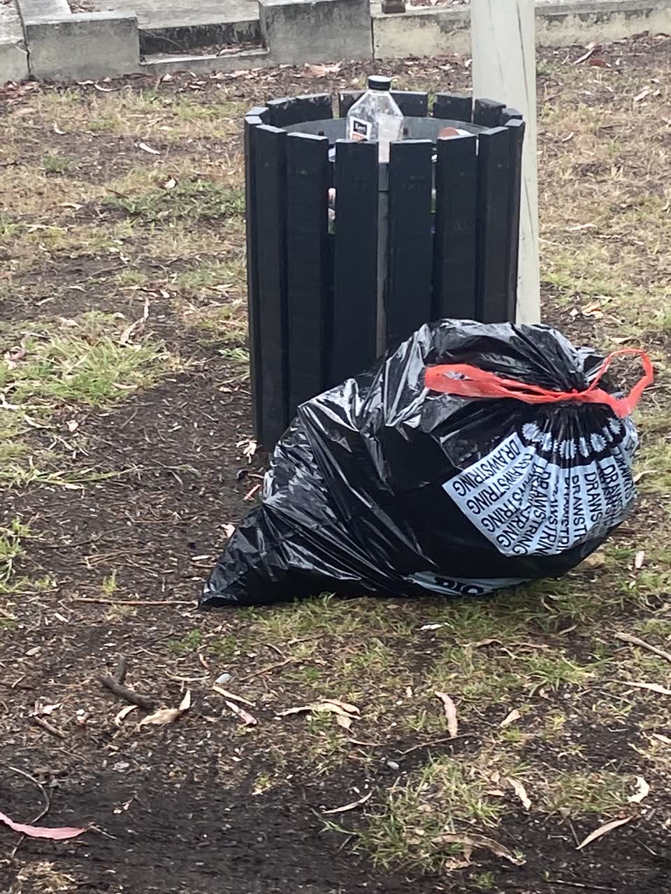 The photograph attached to this rubbish/recycling report