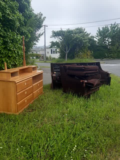 Rubbish/Recycling, a report photo