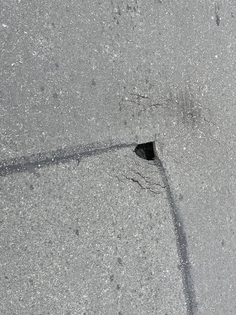 The photograph attached to this roading/streets report