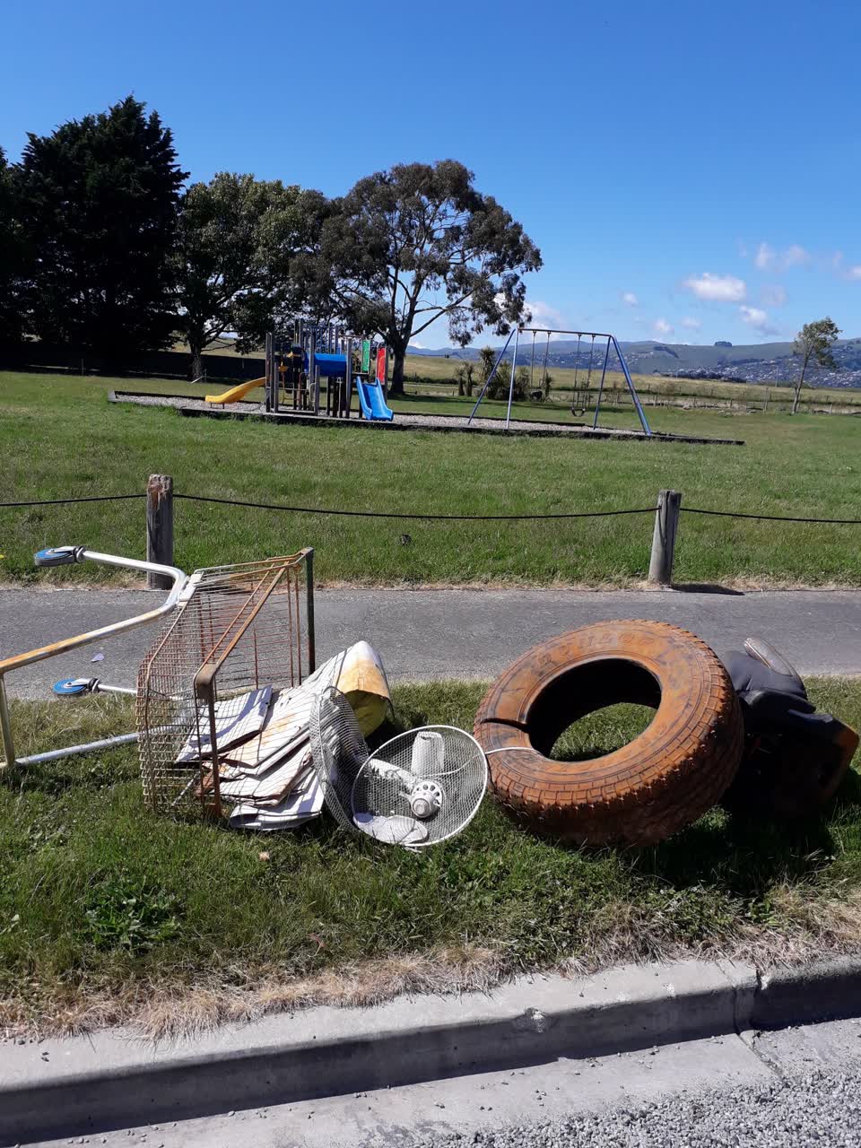 The photograph attached to this rubbish/recycling report