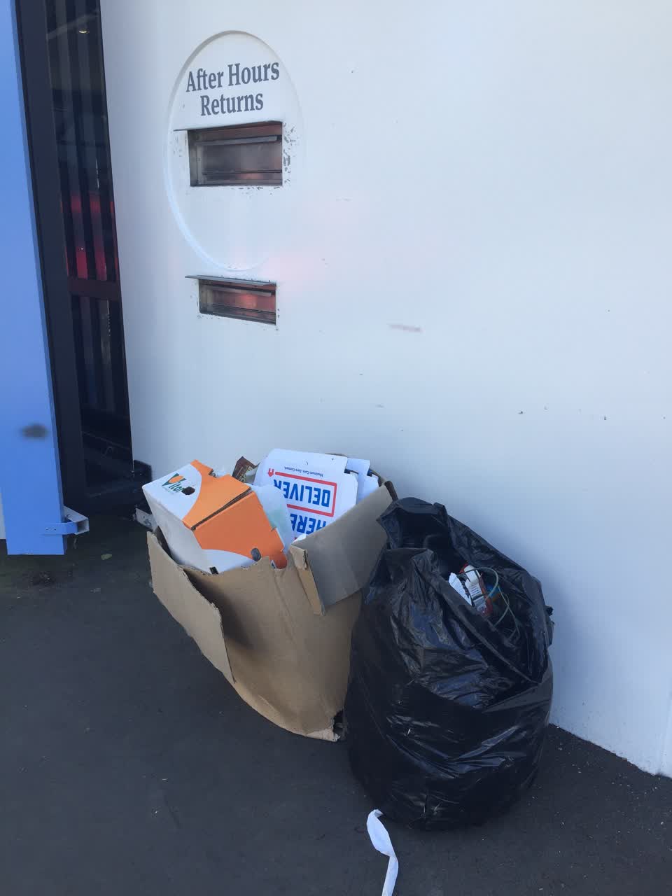 The photograph attached to this rubbish/recycling report