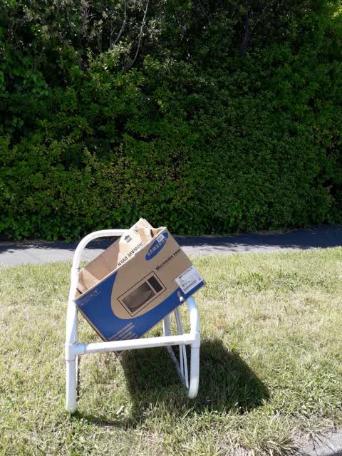 Rubbish/Recycling, a report photo
