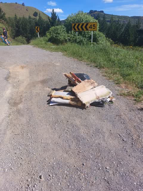 Rubbish/Recycling, a report photo
