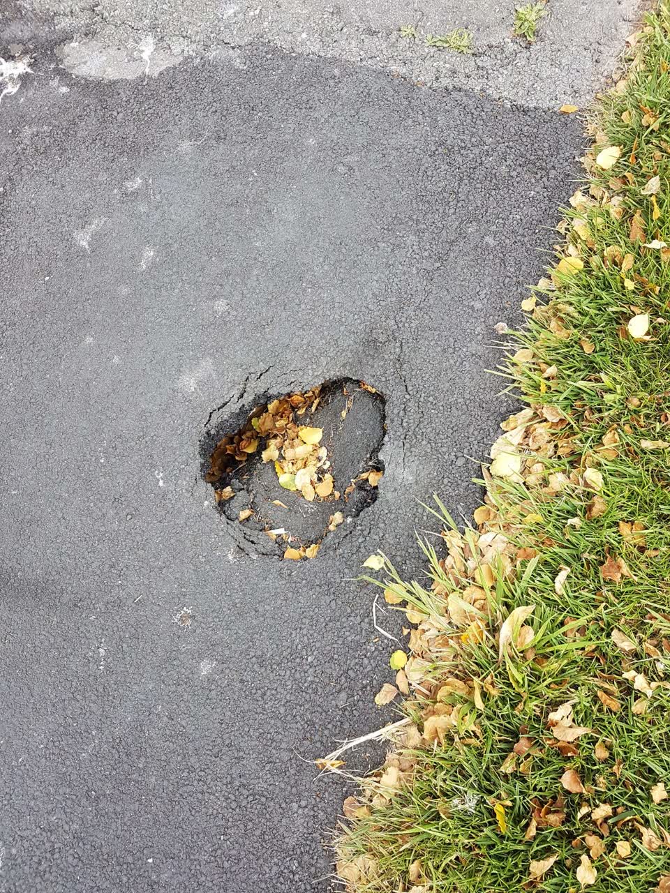 The photograph attached to this roading/streets report