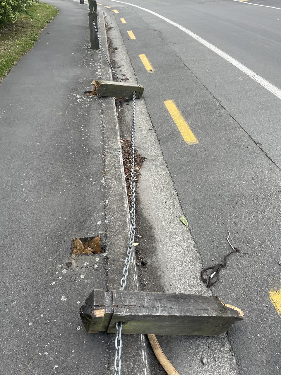 The photograph attached to this roading/streets report