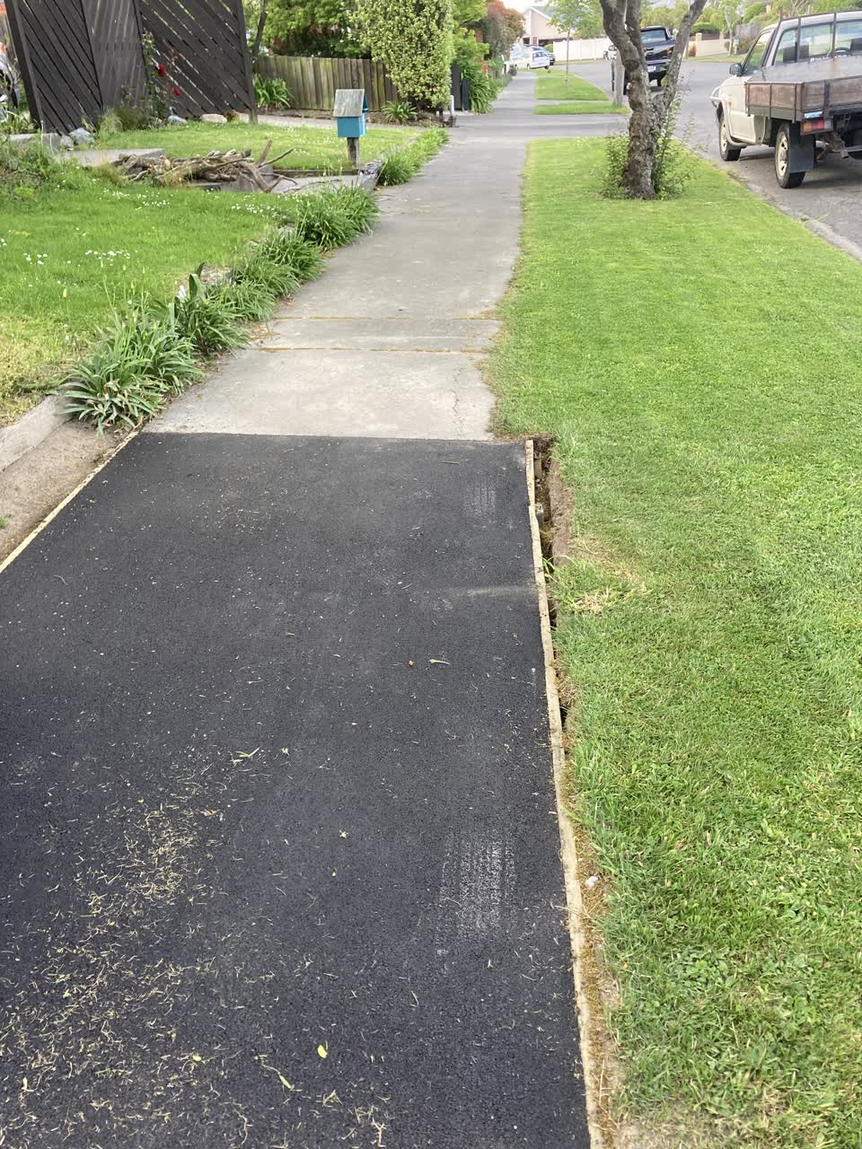 The photograph attached to this roading/streets report