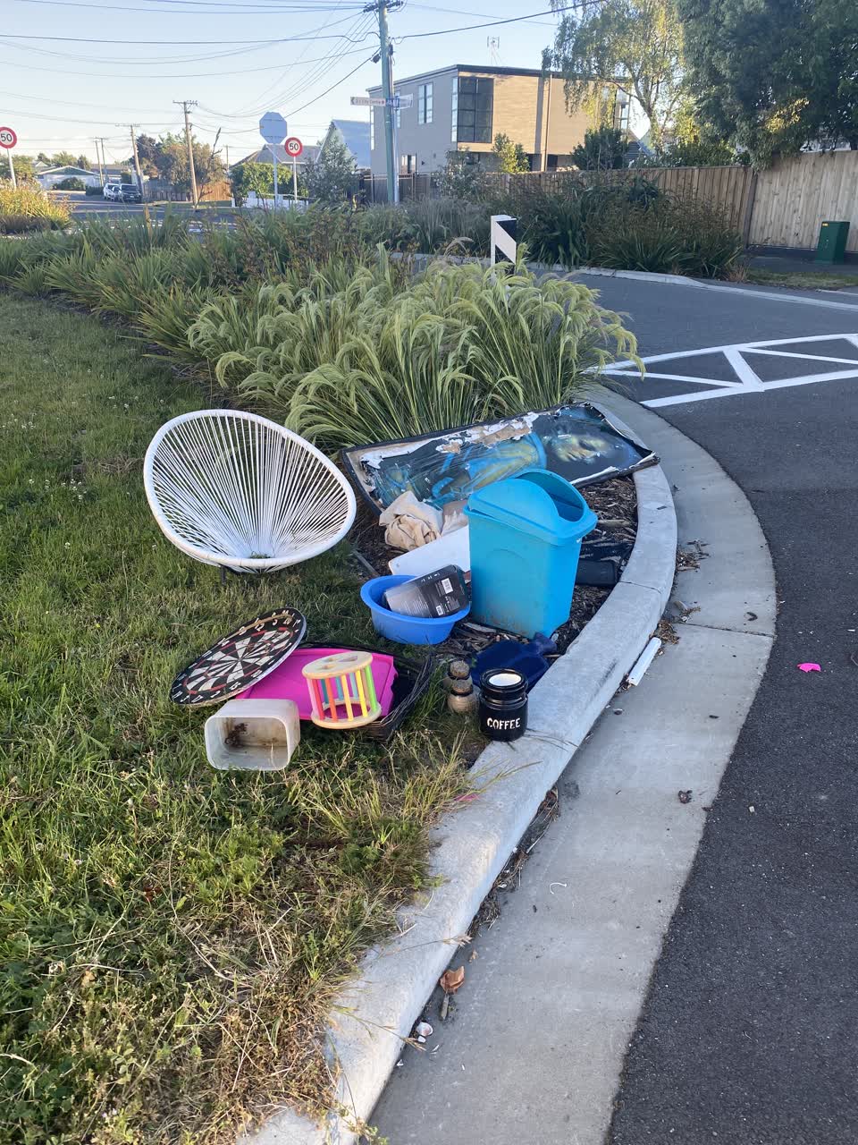 The photograph attached to this rubbish/recycling report