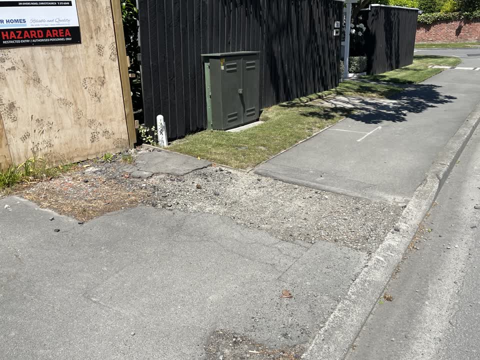 The photograph attached to this roading/streets report