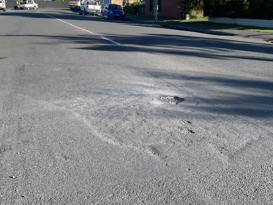 The photograph attached to this roading/streets report