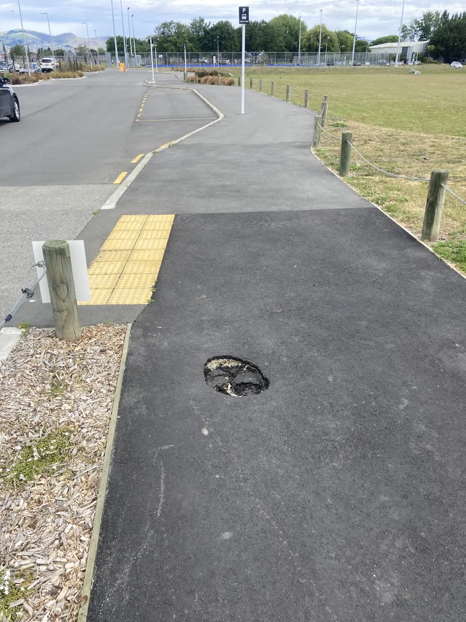 The photograph attached to this roading/streets report