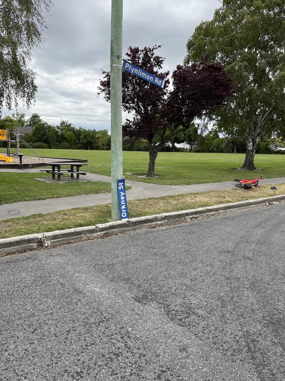 The photograph attached to this roading/streets report