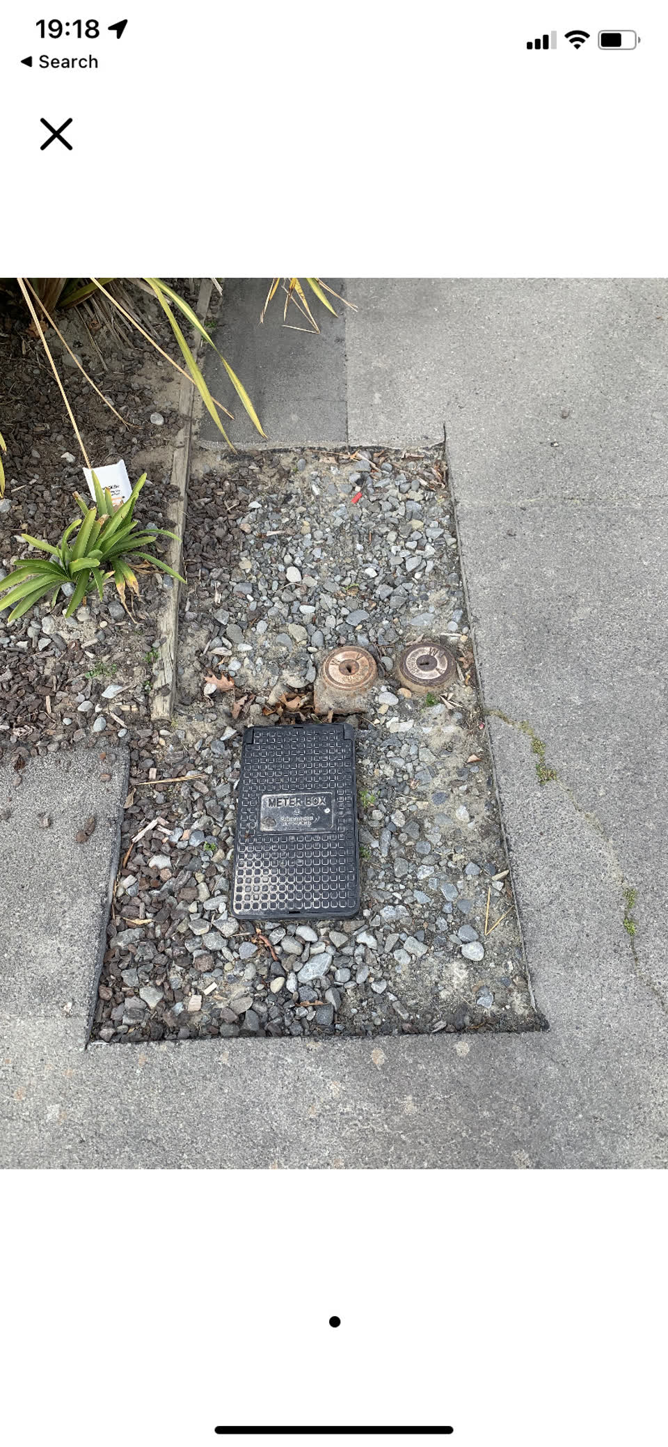 The photograph attached to this roading/streets report