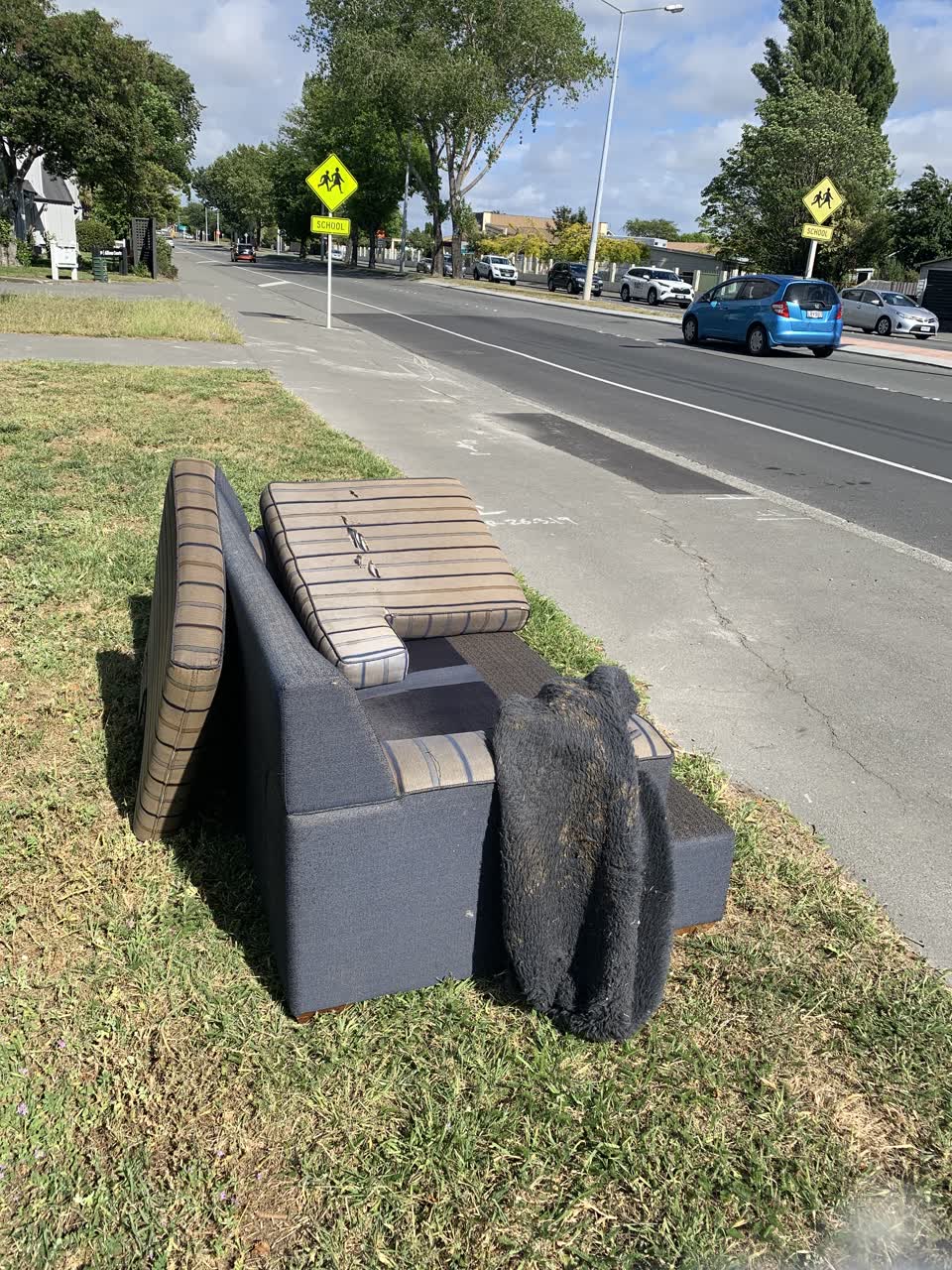 The photograph attached to this rubbish/recycling report