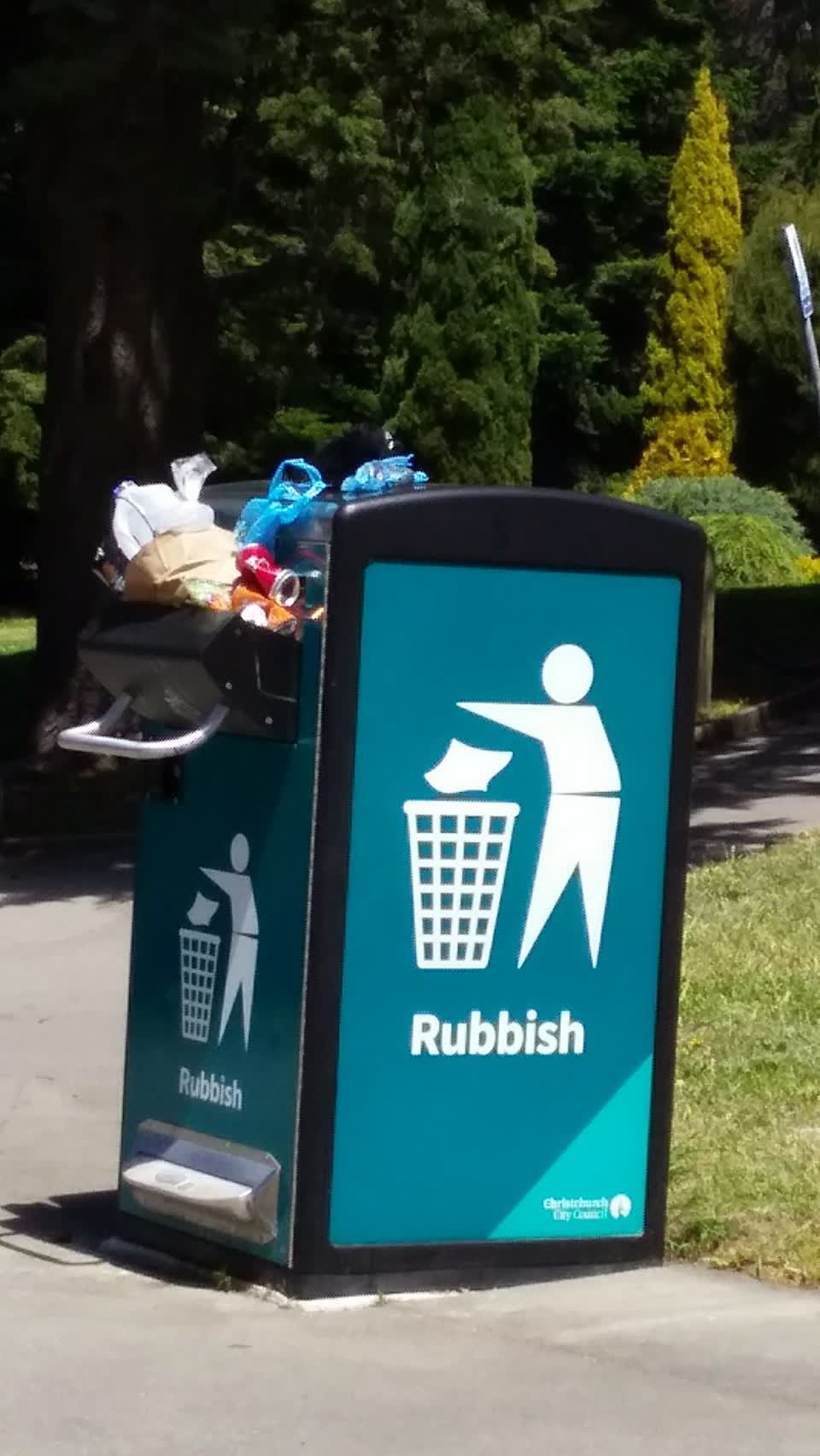 The photograph attached to this rubbish/recycling report