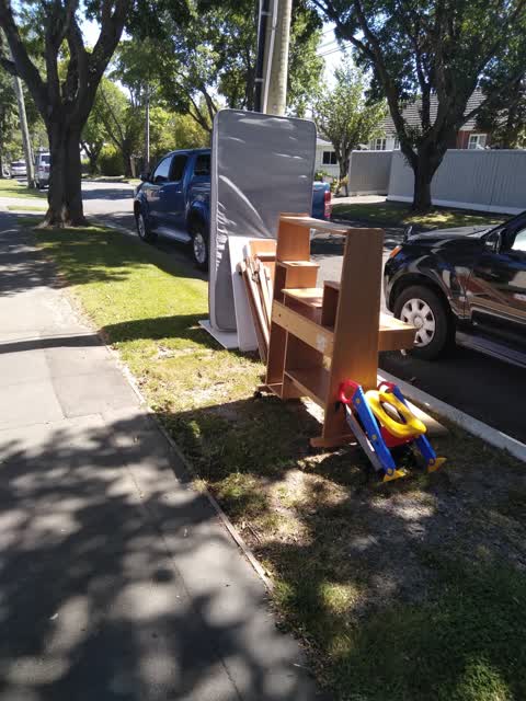 Rubbish/Recycling, a report photo