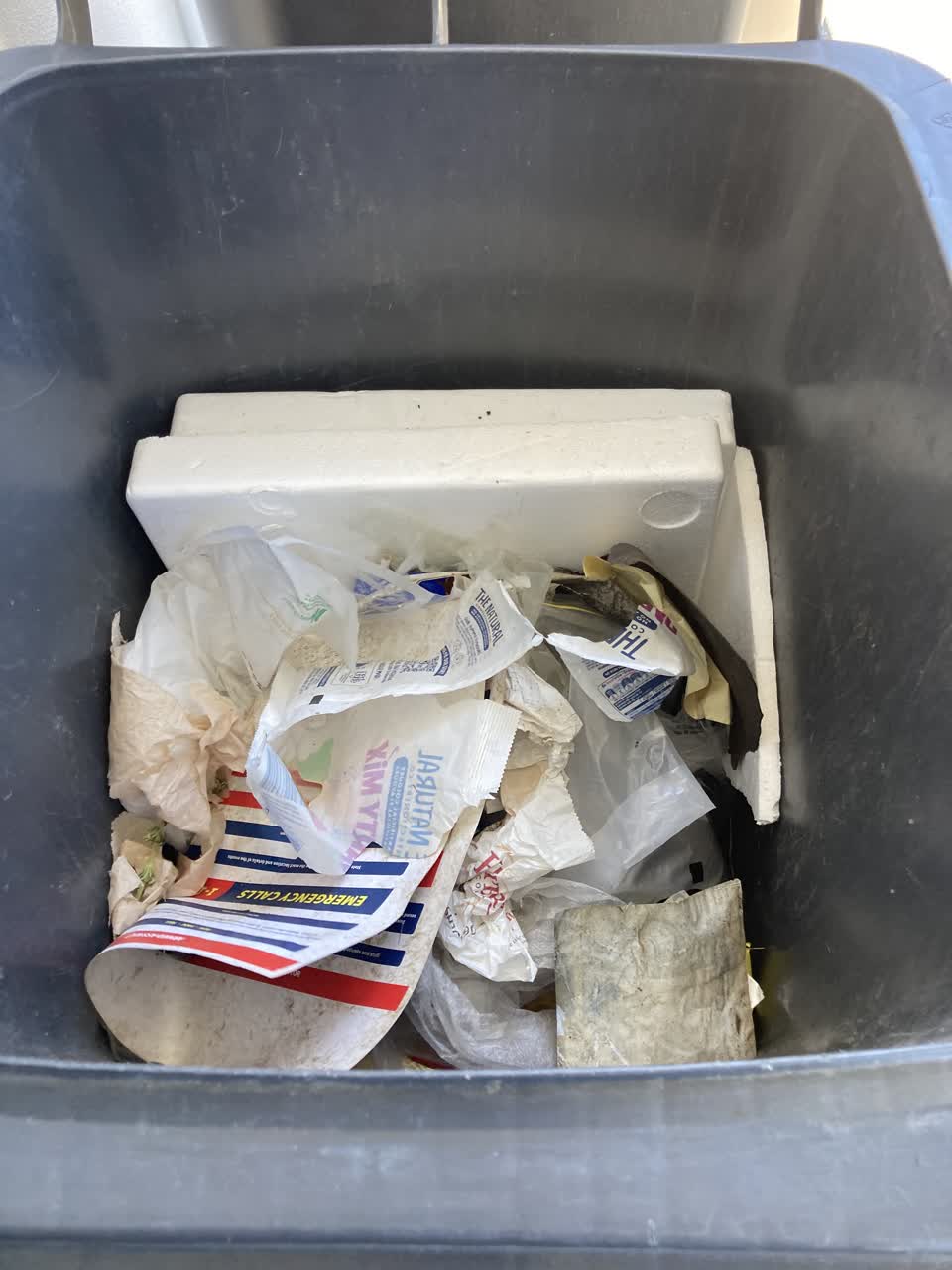 The photograph attached to this rubbish/recycling report