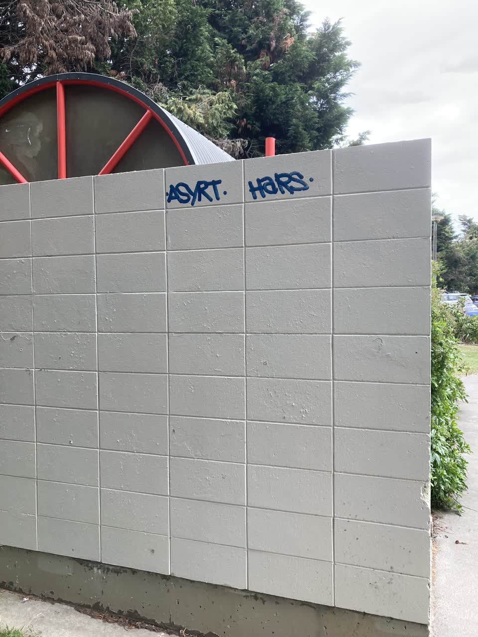 The photograph attached to this graffiti report