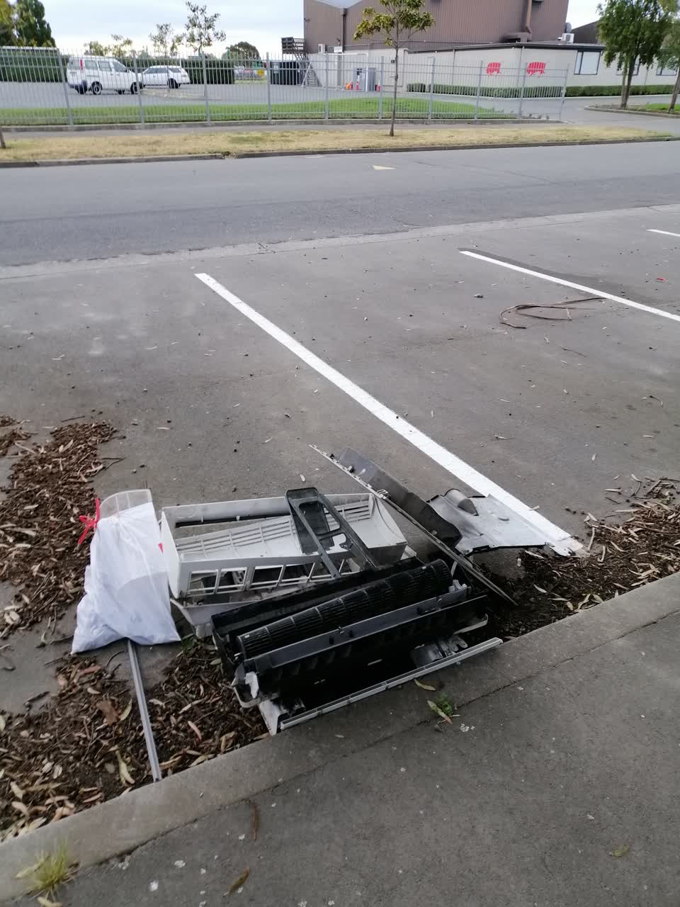 The photograph attached to this rubbish/recycling report