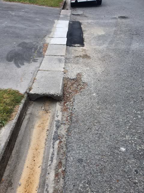 Roading/Streets, a report photo