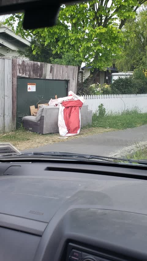 Rubbish/Recycling, a report photo