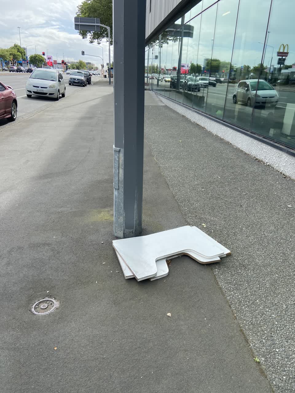 The photograph attached to this rubbish/recycling report