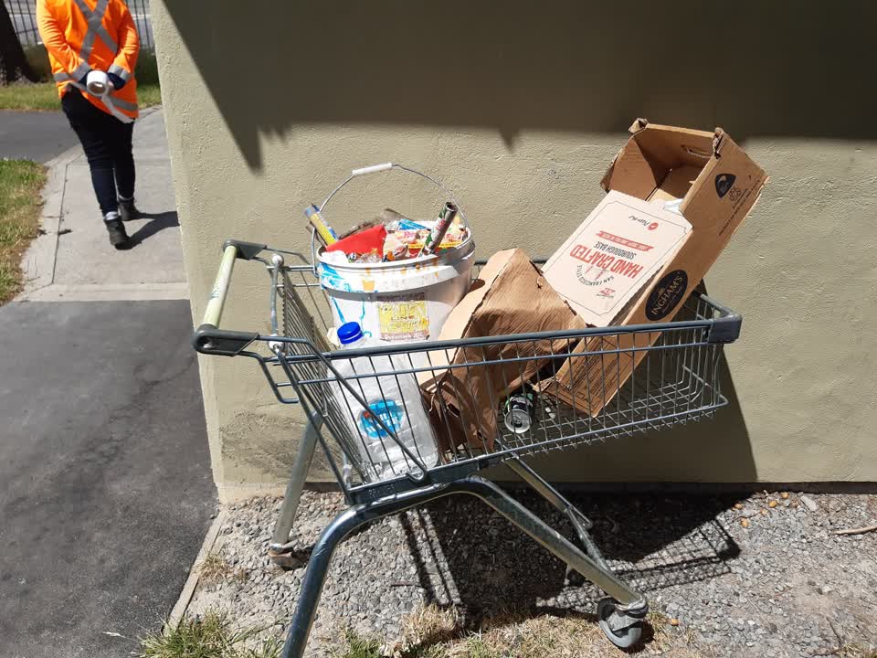 The photograph attached to this rubbish/recycling report