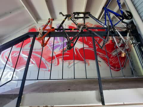 Graffiti, a report photo